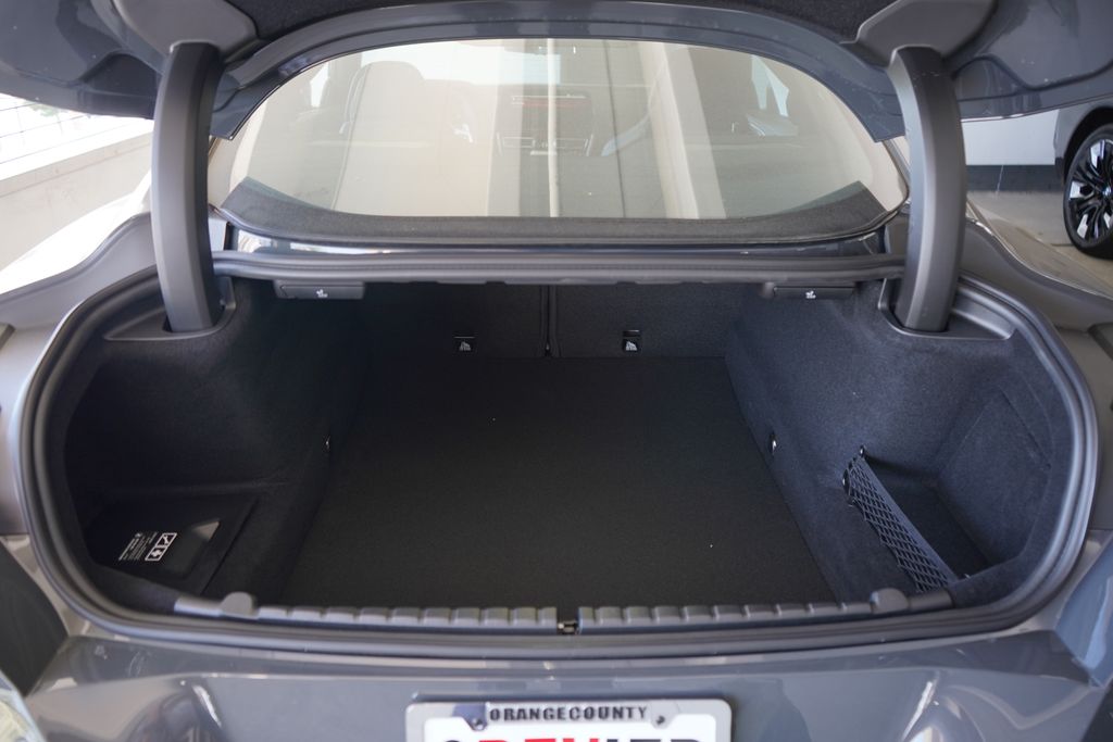 Thumbnail: 2026 BMW 8 Series - 21