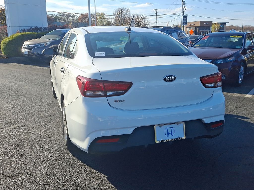 2018 Kia Rio LX 4