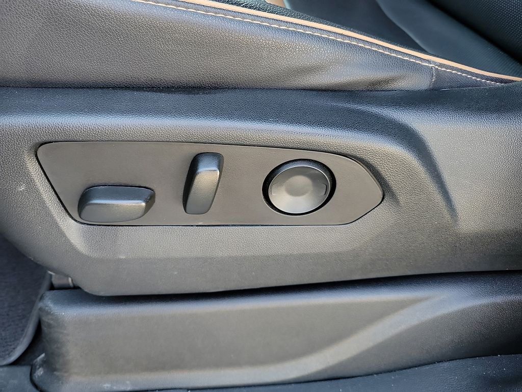 2023 GMC Yukon AT4 White at Brown Buick GMC
