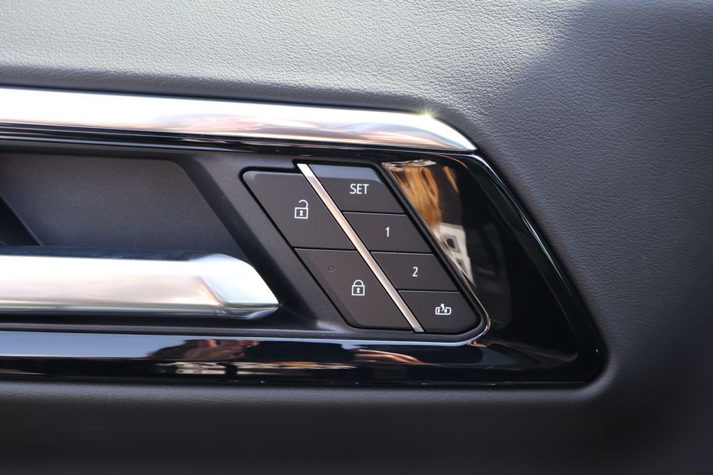 Thumbnail: 2025 Chevrolet Suburban - 19
