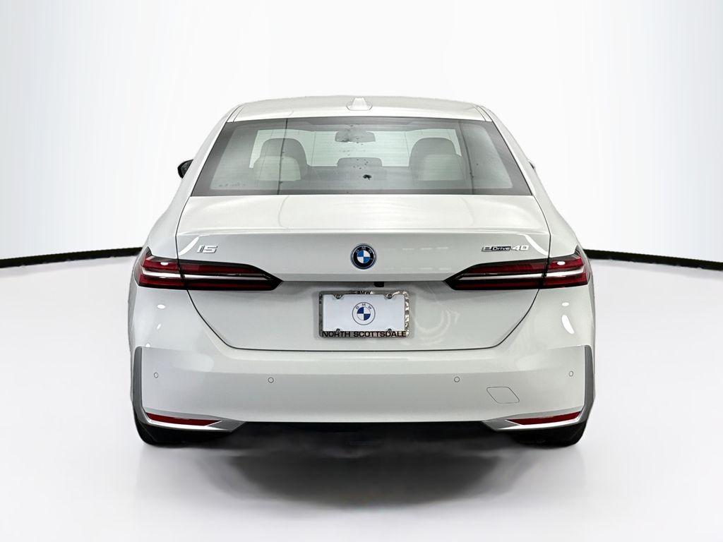 Thumbnail: 2026 BMW i5 - 6