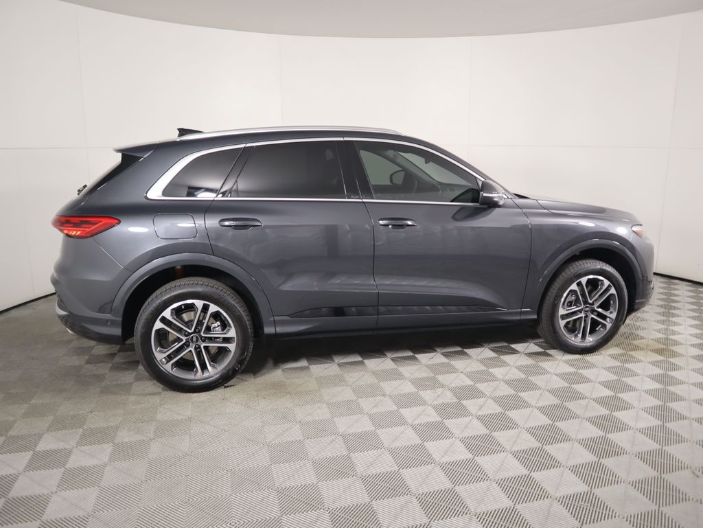 Thumbnail: 2025 Audi Q5 - 5