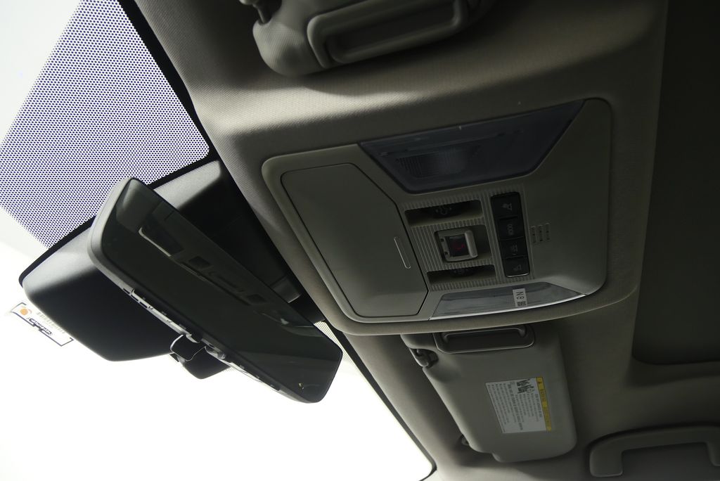 Thumbnail: 2021 Toyota RAV4 - 16