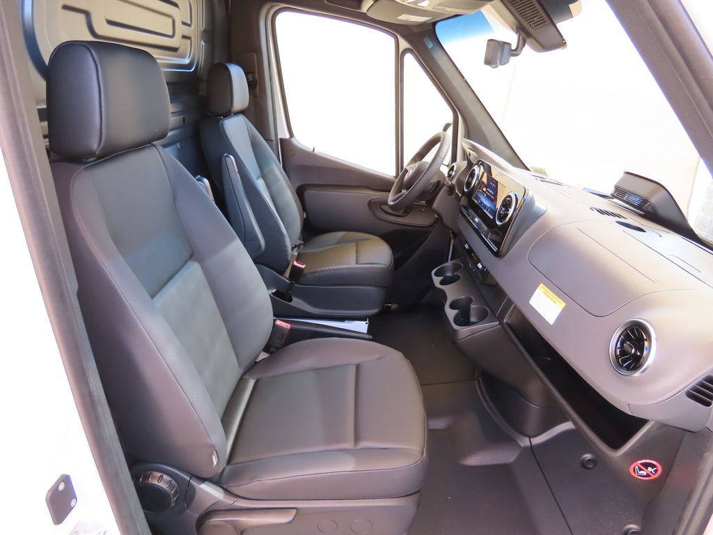 Thumbnail: 2026 Mercedes-Benz Sprinter - 20