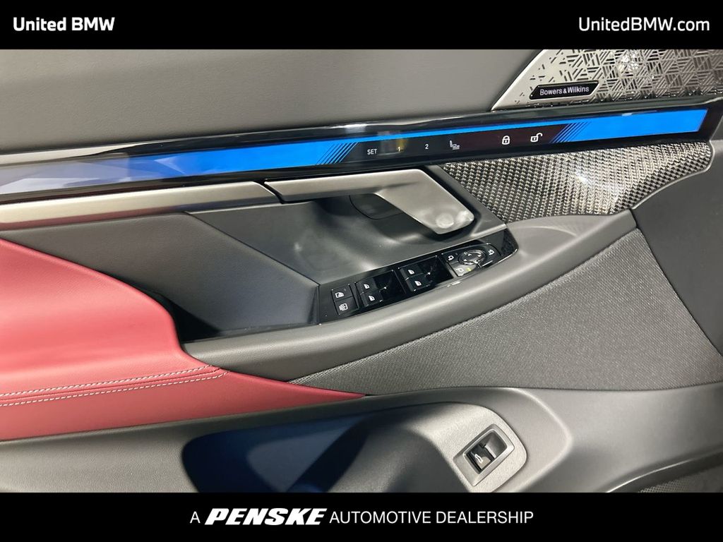 Thumbnail: 2025 BMW i5 - 11
