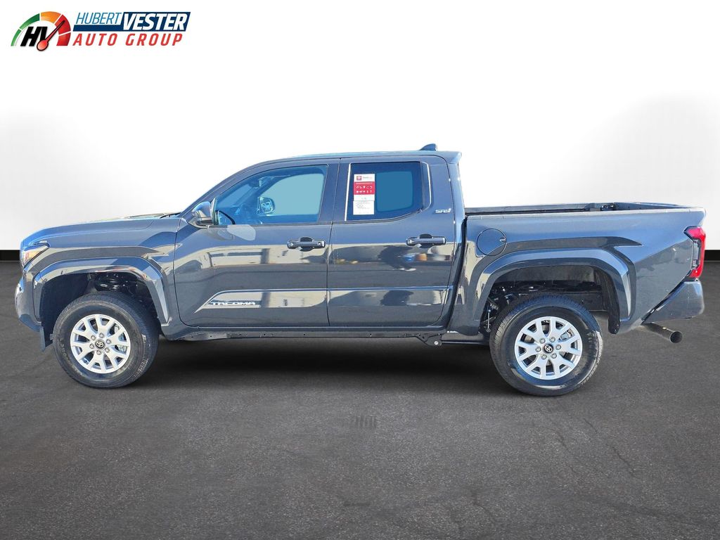 2025 Toyota Tacoma SR5's photo