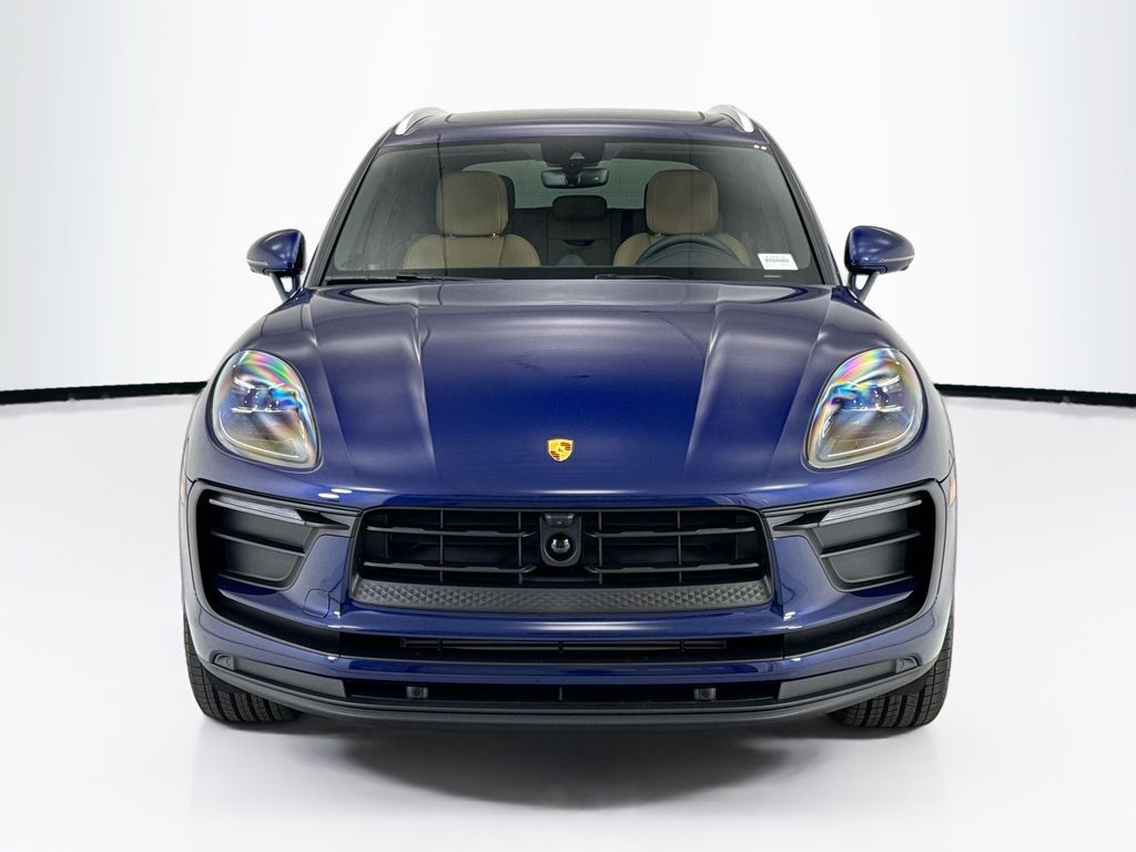 Thumbnail: 2026 Porsche Macan - 10