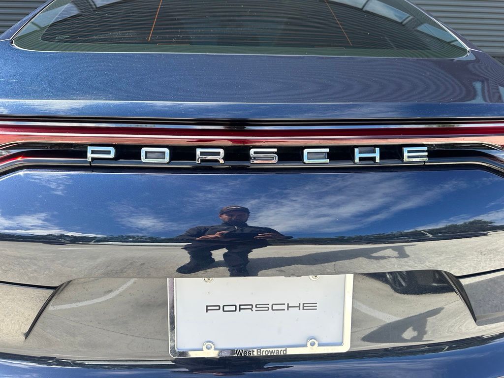 Thumbnail: 2021 Porsche Panamera - 14