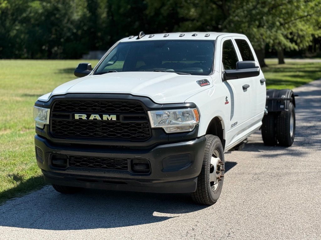Bright White Clearcoat 2022 RAM 3500 Chassis Pickup Truck 4X2 6-Speed Automatic