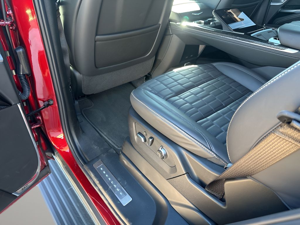 Used Car 2025 Cadillac Escalade  V-series For Sale Under $180,000 In Austin, Texas