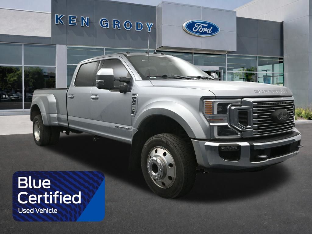 Iconic Silver Metallic 2022 Ford F-450 Super Duty Lariat Crew Cab LB DRW 4WD Pickup Truck Four-Wheel Drive Automatic