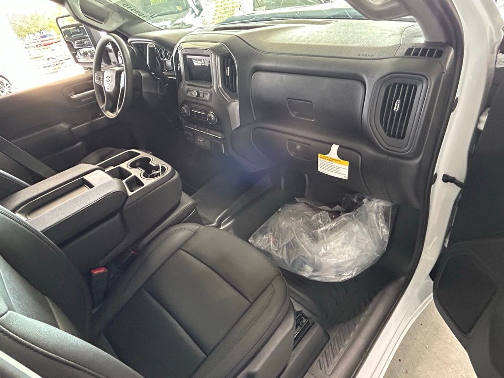 New 2026 Summit White Chevrolet Work Truck image 15