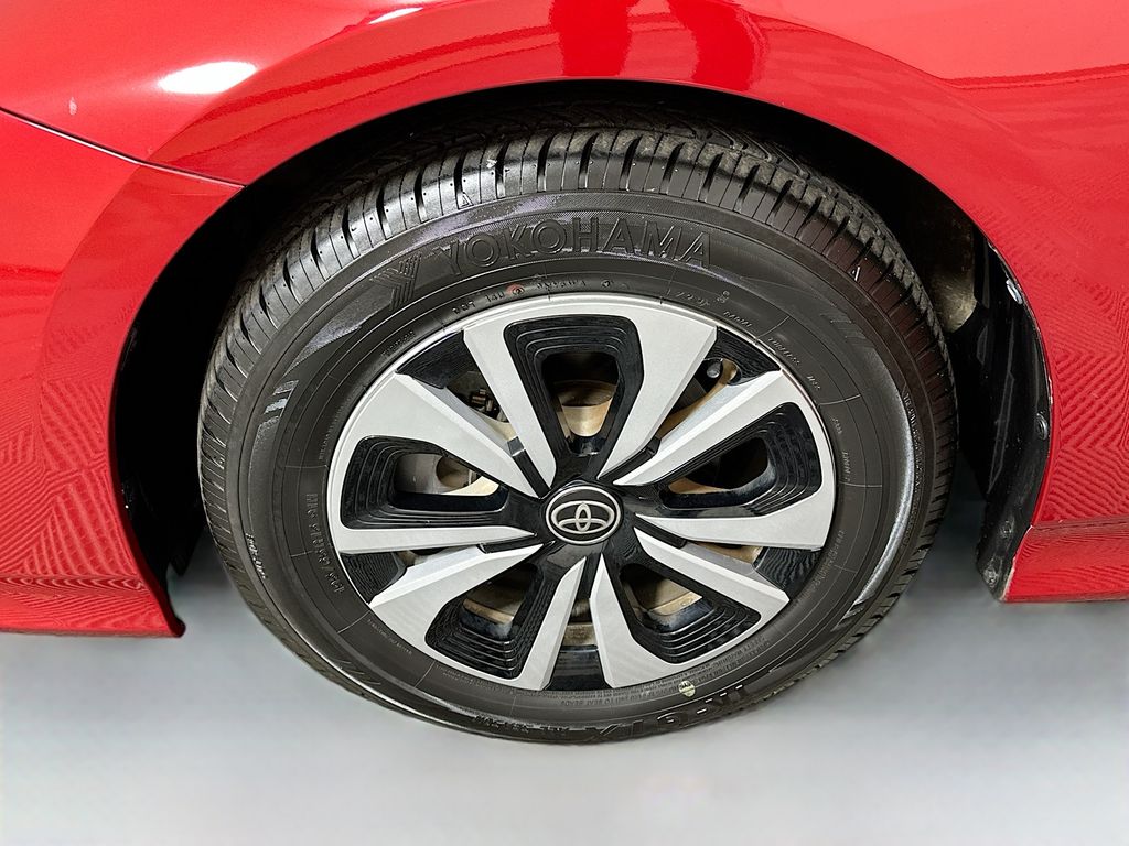 Thumbnail: 2018 Toyota Prius Prime - 30