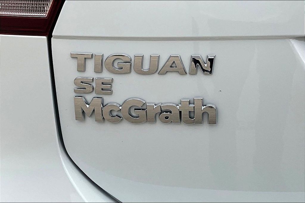 Used 2019 White Volkswagen 2.0T SE image 24
