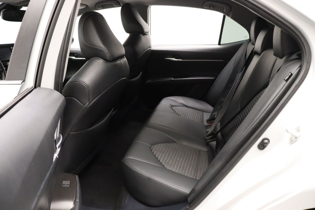 2024 Toyota Camry SE 19