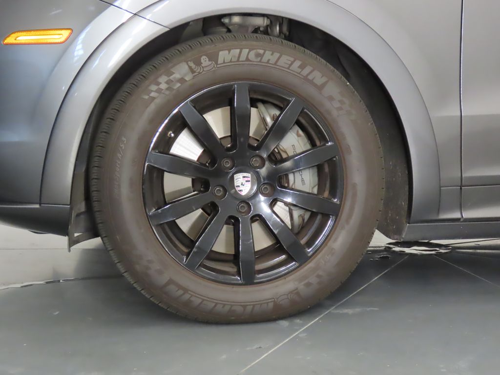 Thumbnail: 2019 Porsche Cayenne - 11