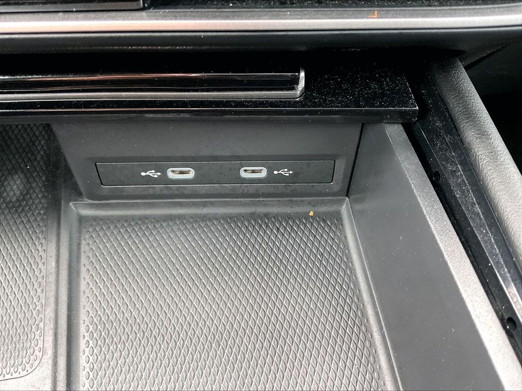 2024 Volkswagen Atlas — photo 26