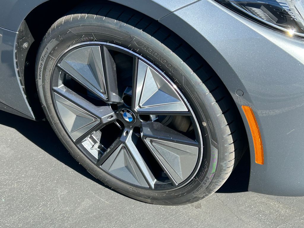 Thumbnail: 2025 BMW i4 - 3