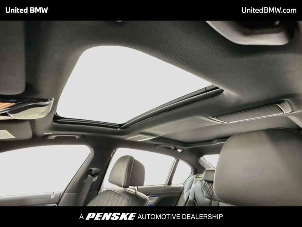 Thumbnail: 2021 BMW 7 Series - 19