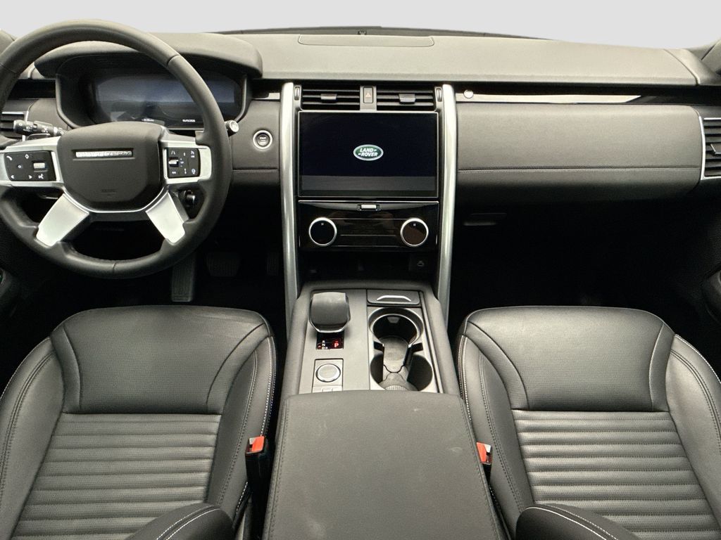 Thumbnail: 2025 Land Rover Discovery - 13