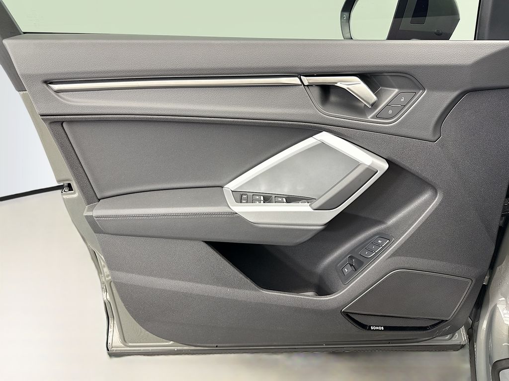 Thumbnail: 2025 Audi Q3 - 22