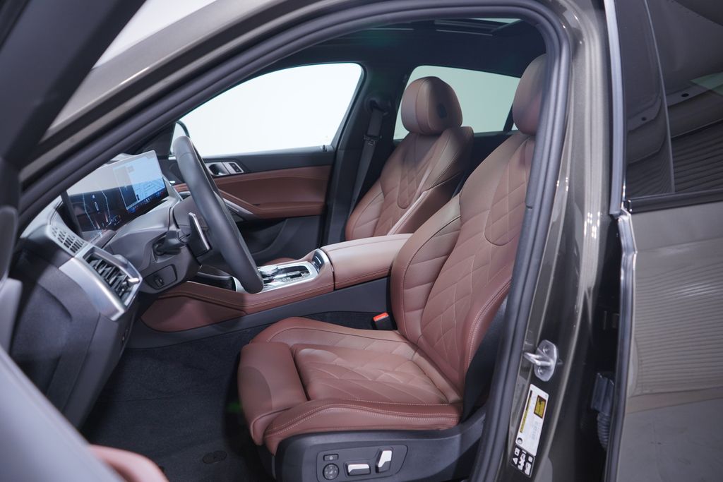 Thumbnail: 2025 BMW X6 - 7