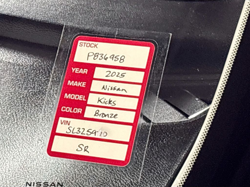 2025 Nissan Kicks SR
