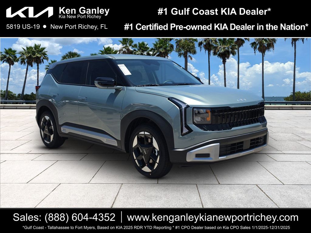 Green 2027 Kia Seltos SUV / Crossover Front-Wheel Drive Continuously Variable Transmission