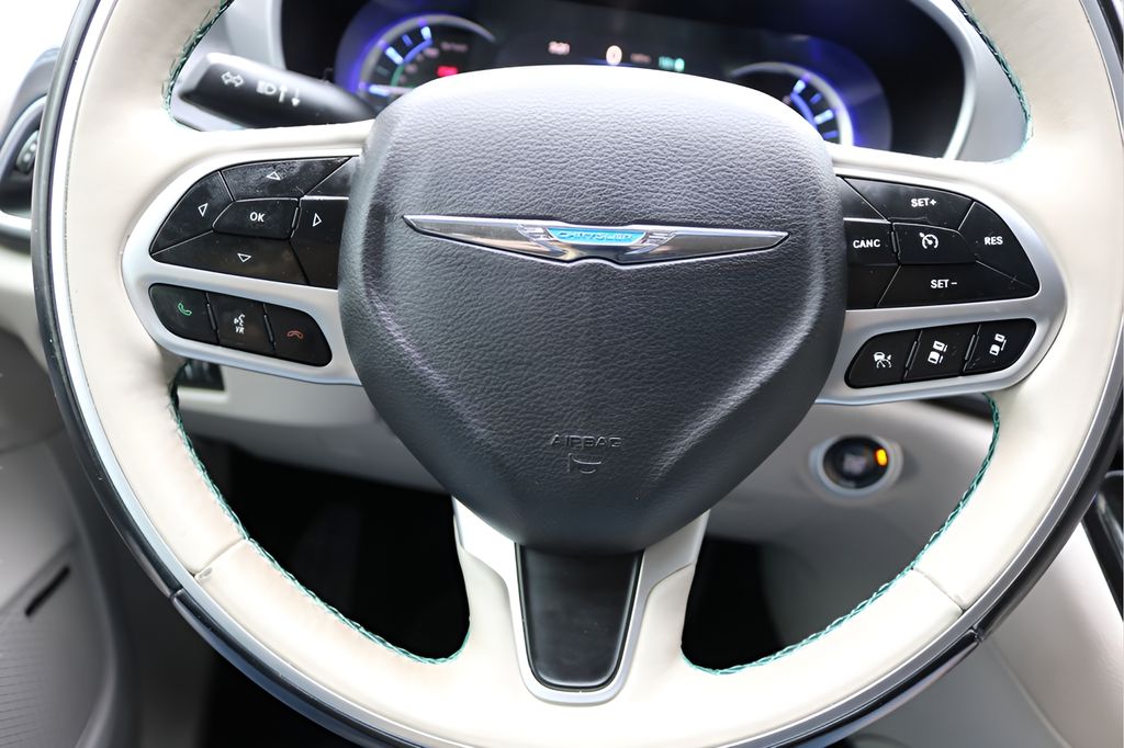 Used Car 2018 Chrysler Pacifica Hybrid  Limited For Sale Under $20,000 In Austin, Texas