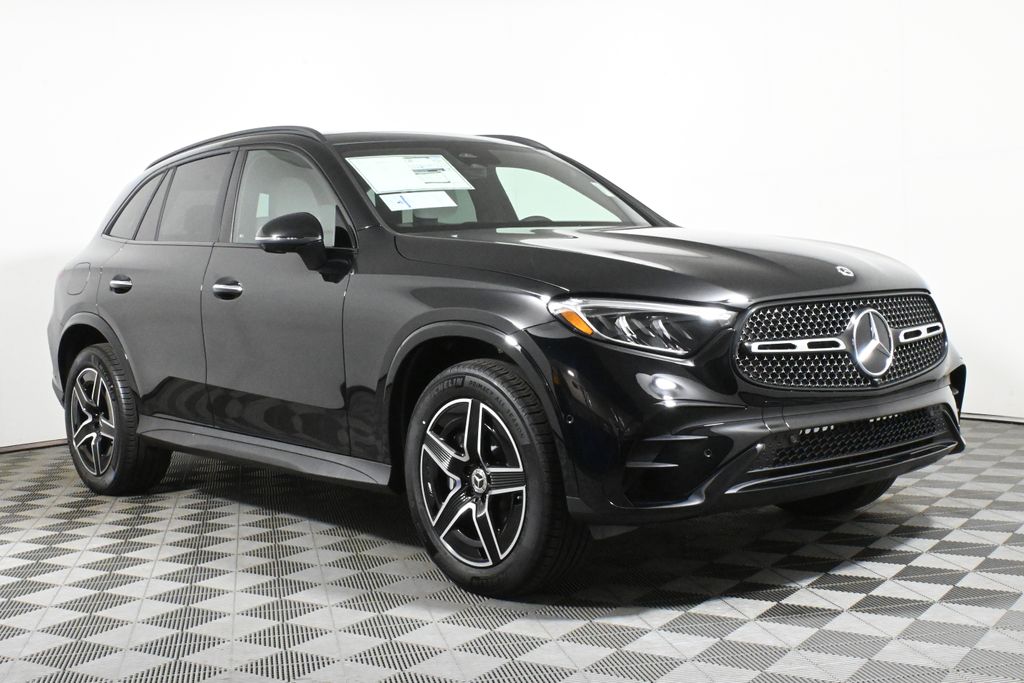 2025 Mercedes-Benz GLC 300 8