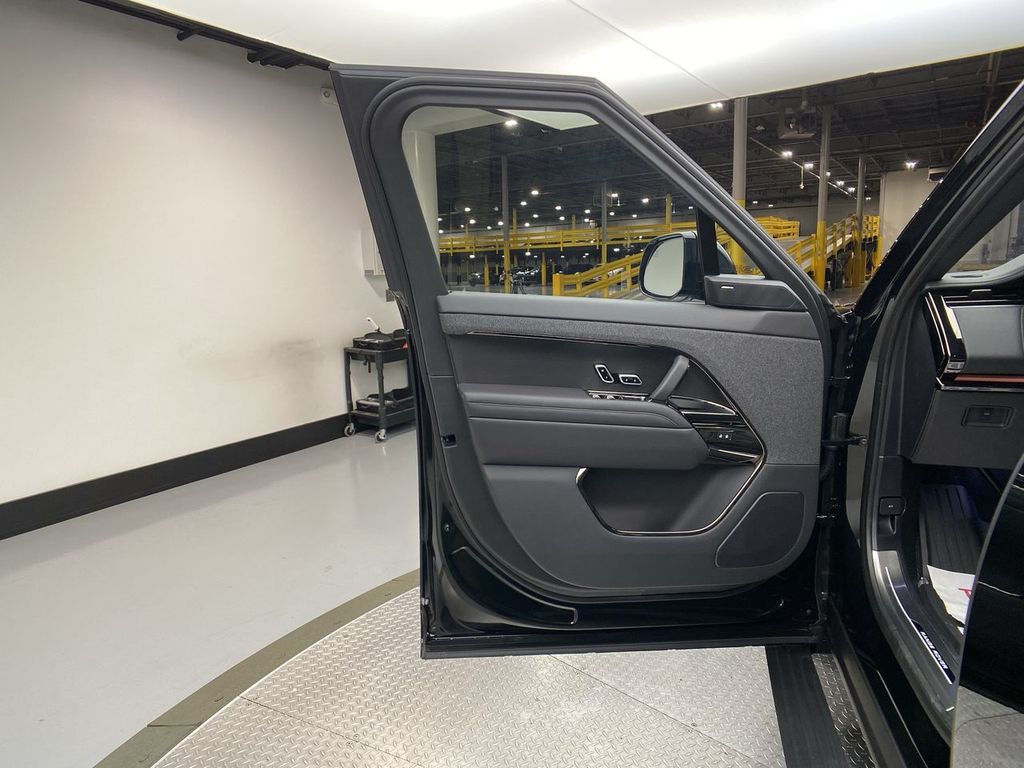 Thumbnail: 2023 Land Rover Range Rover Sport - 14