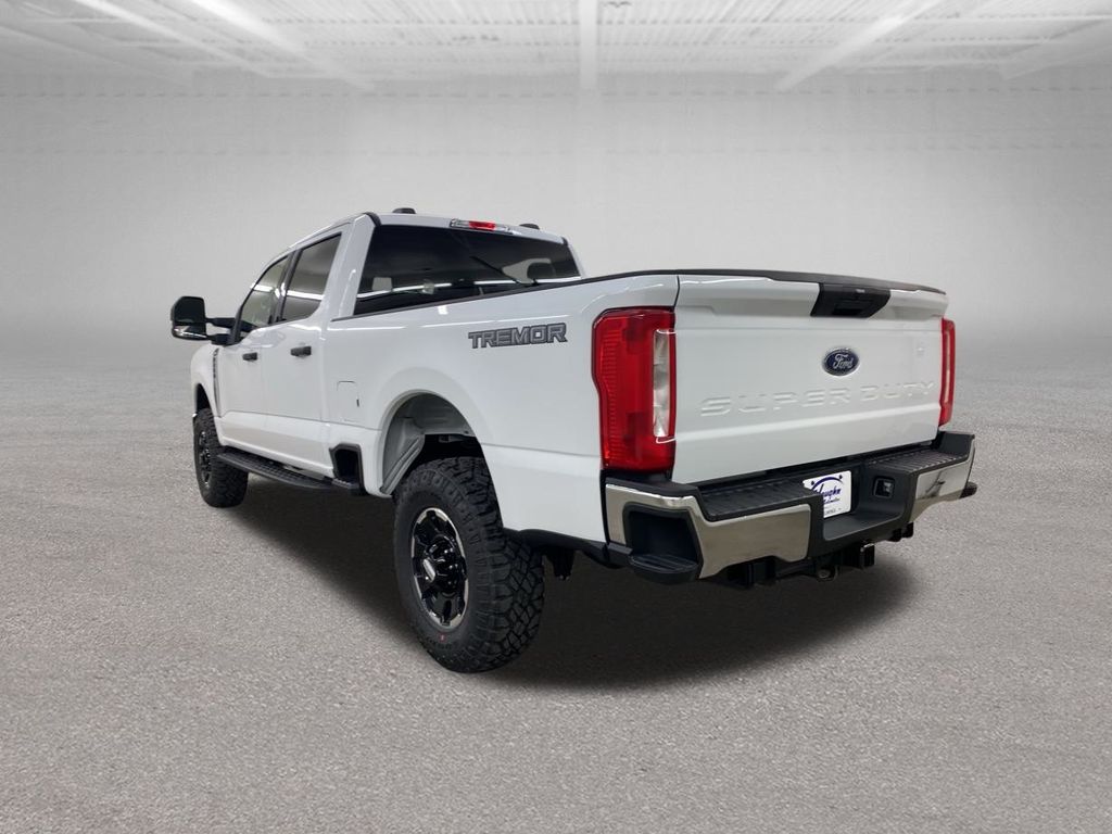 2025 Ford F-250SD XLT photo