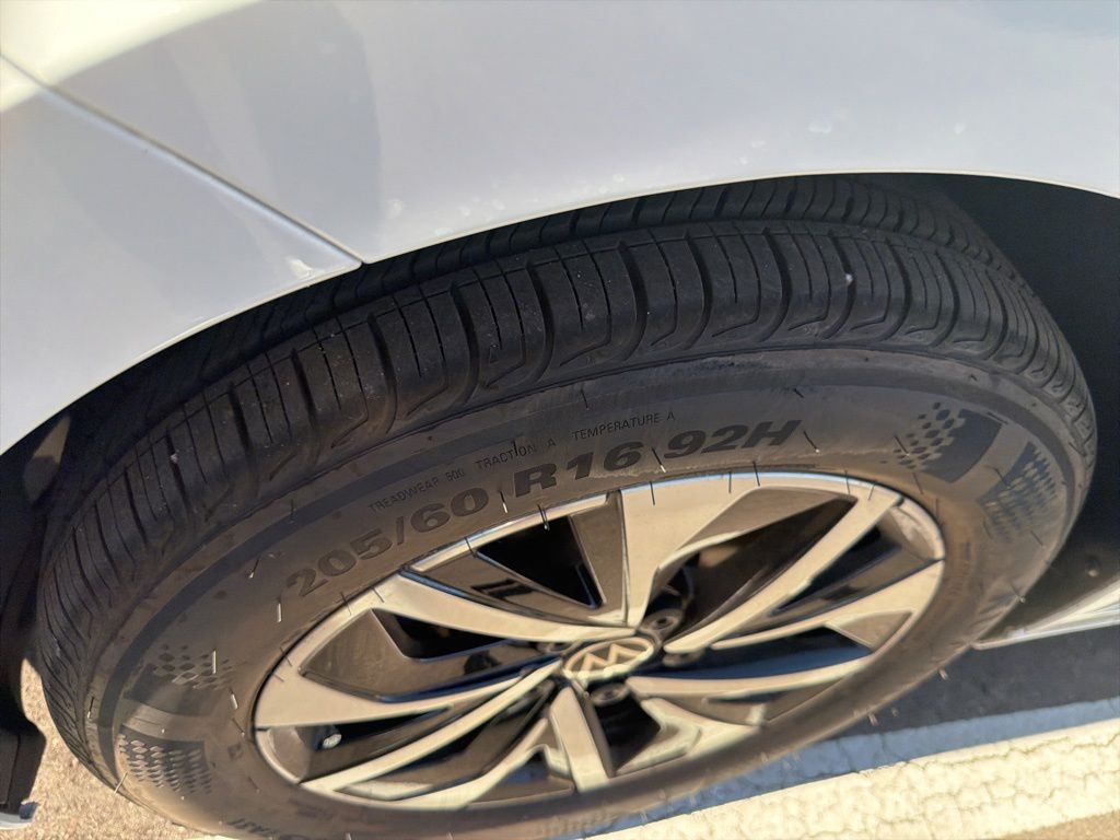 Thumbnail: 2025 Volkswagen Jetta - 8