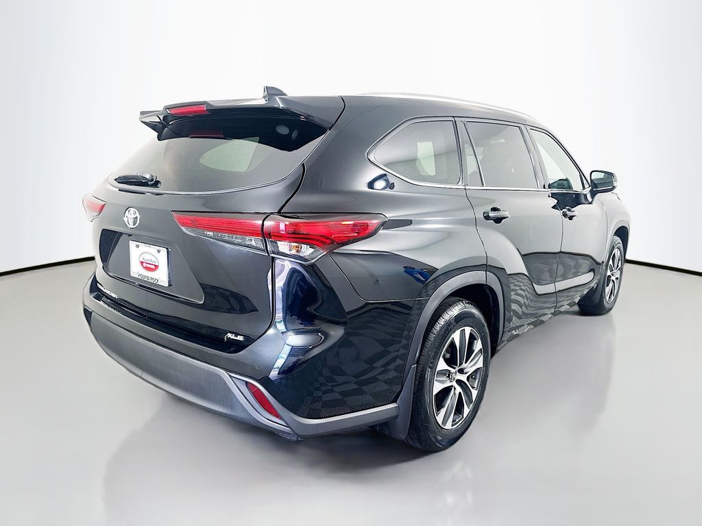Thumbnail: 2021 Toyota Highlander - 5