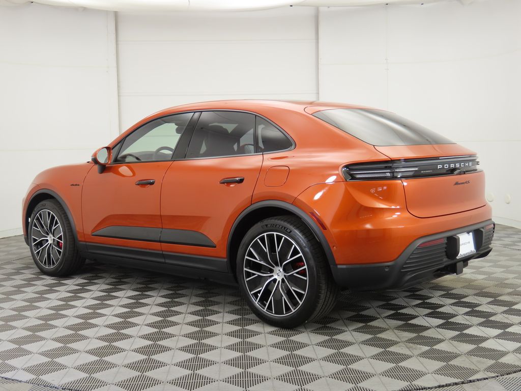 Thumbnail: 2025 Porsche Macan - 3