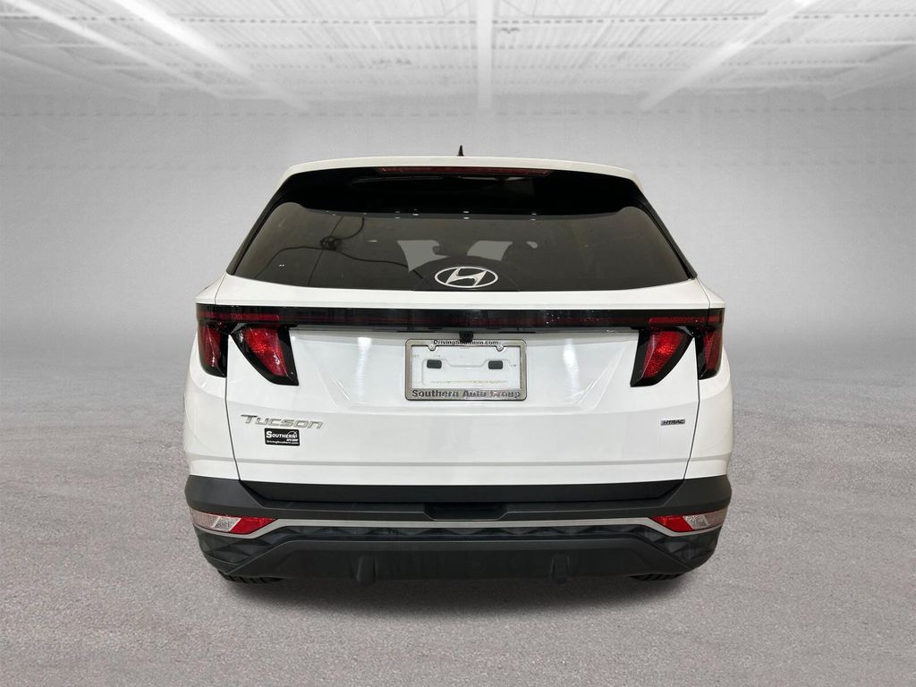 Used 2024 White Hyundai SEL image 4