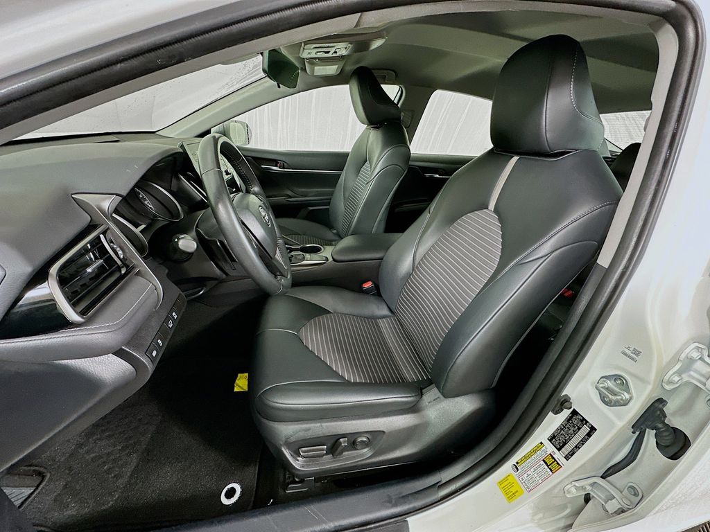 Thumbnail: 2022 Toyota Camry - 20