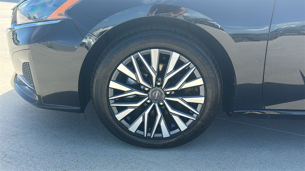 2025 Nissan Altima 2.5 SV Black at Durrett Motor Company