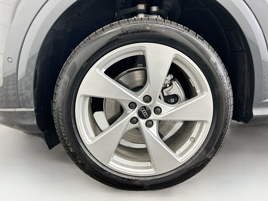 Thumbnail: 2025 Audi Q5 - 29