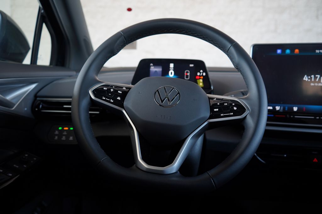 2025 Volkswagen ID.4 Pro S 13