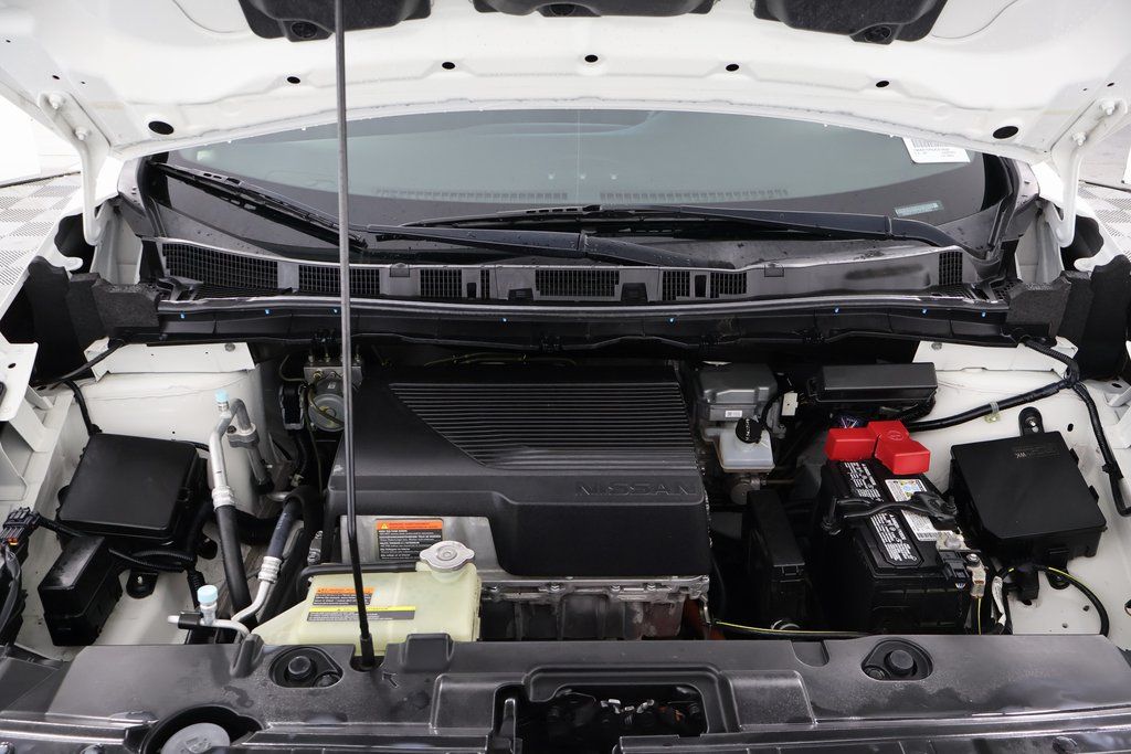 Thumbnail: 2018 Nissan Leaf - 15