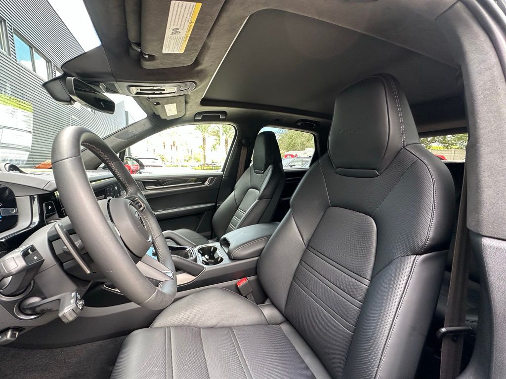 Thumbnail: 2025 Porsche Cayenne - 5