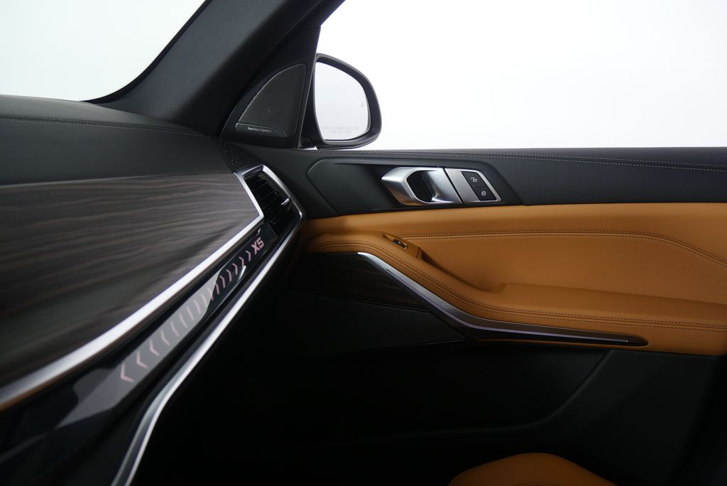 Thumbnail: 2026 BMW X5 - 24