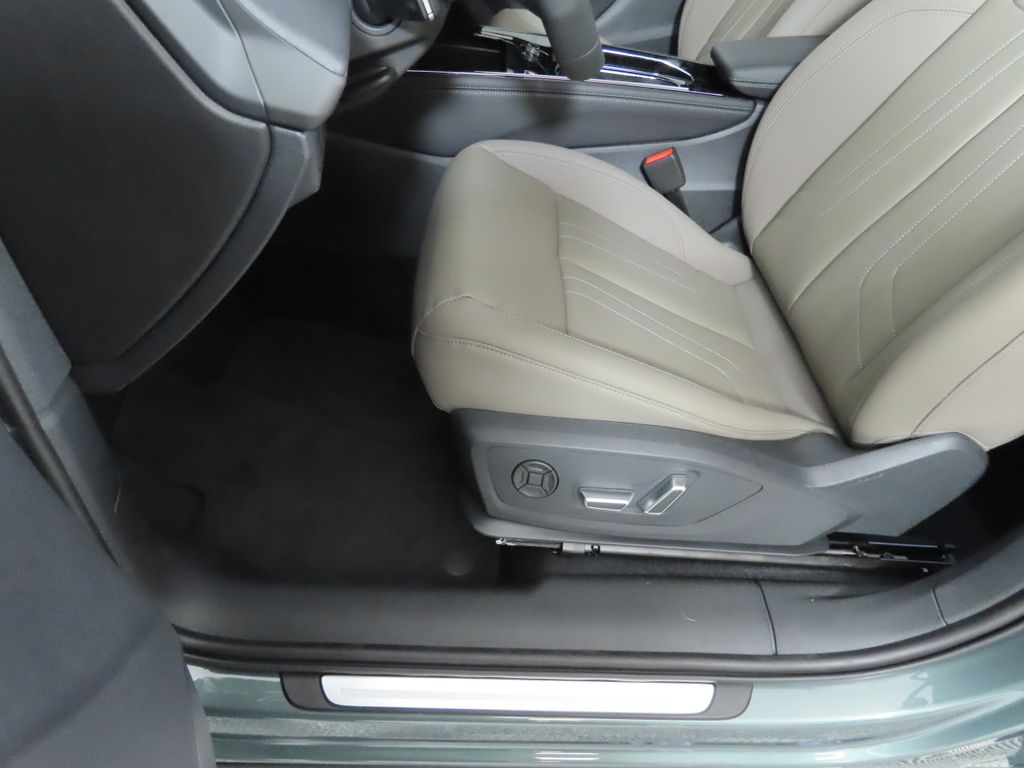 Thumbnail: 2026 Audi Q3 - 32