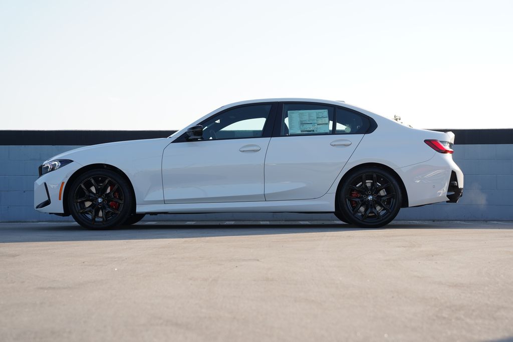 Thumbnail: 2026 BMW 3 Series - 4