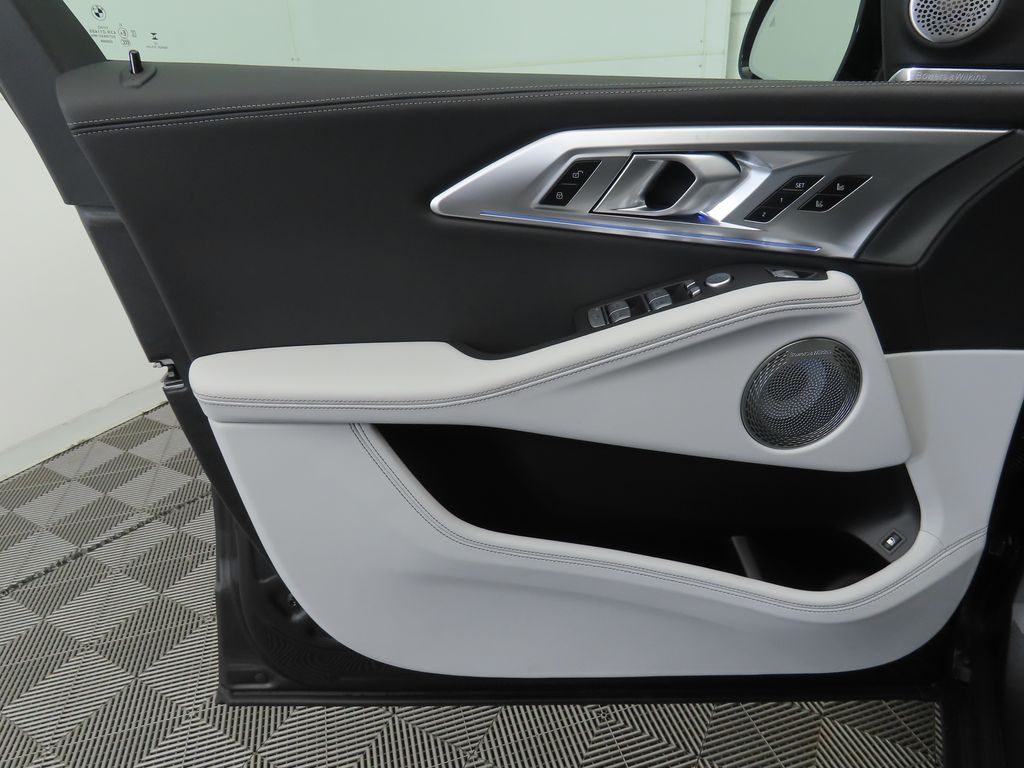 Thumbnail: 2026 BMW XM - 24