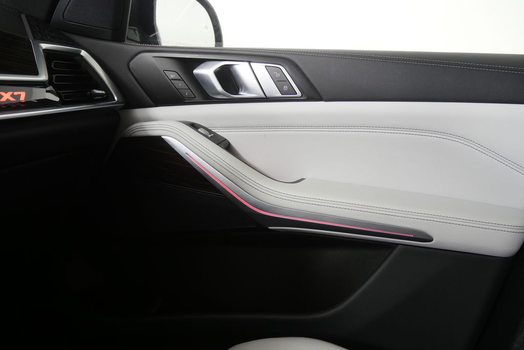 Thumbnail: 2024 BMW X7 - 24