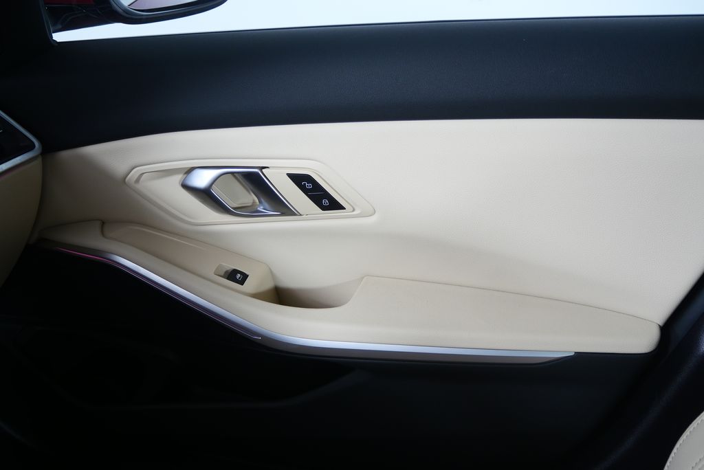 Thumbnail: 2024 BMW 3 Series - 28