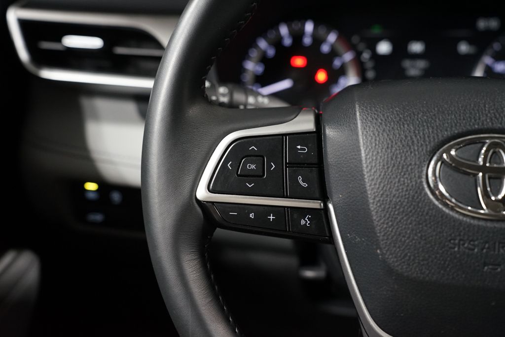 Thumbnail: 2024 Toyota Highlander - 14