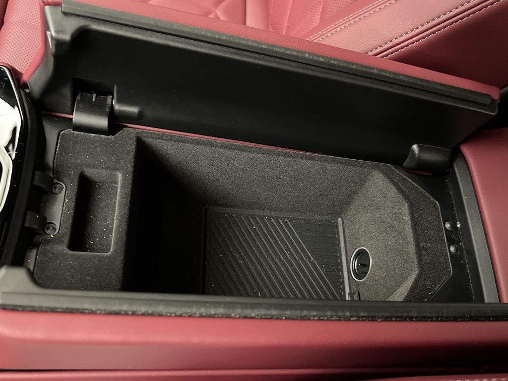 Thumbnail: 2025 BMW 5 Series - 21